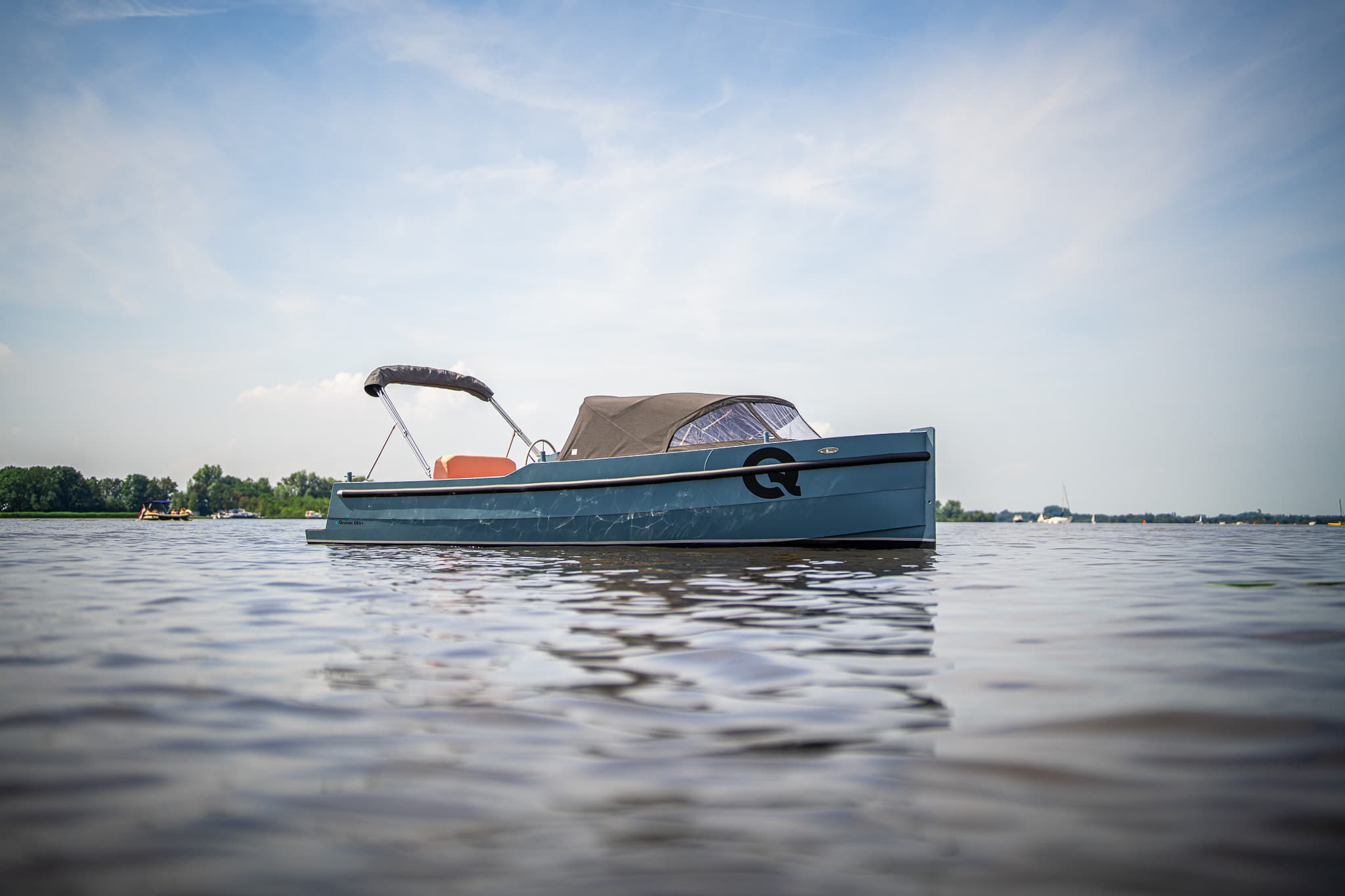 Qrafter Boats e-Qruiser 680